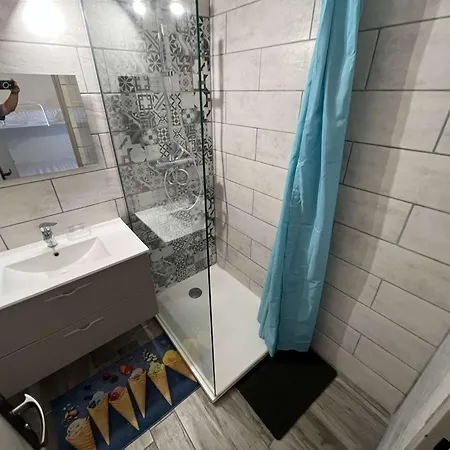 דירה Avec Piscine, Parking, Clim, A 50m - Fr-1-702-69 אגדה